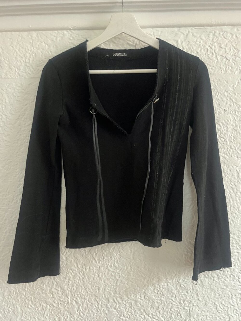 5351 Pour Les Femmes Cotton Top with Leather Details